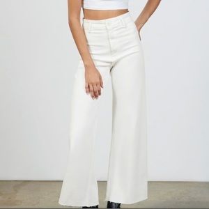 ZARA Marine Straight in Off-White Slim Fit Relaxed leg High Rise Jeans Size 10